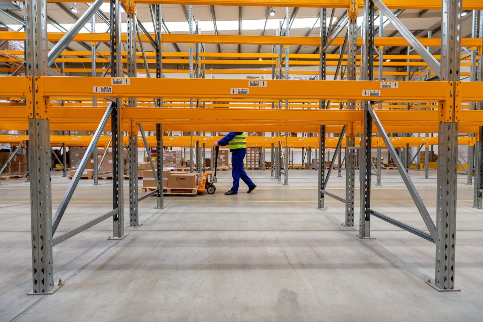 Racks & Shelving Solutions - Mr Space Storage System