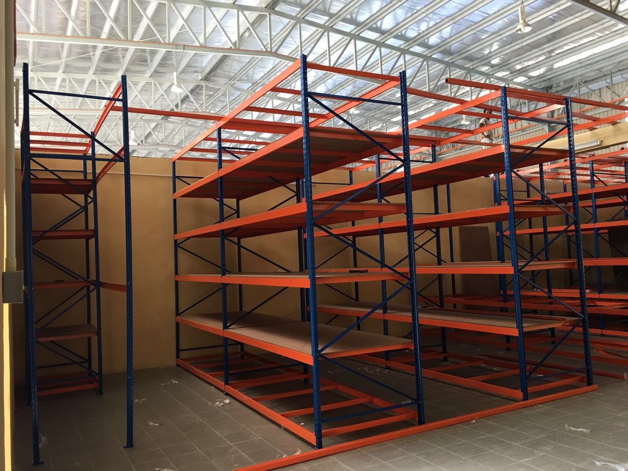 How to Choose the Right Heavy-Duty Display Rack for Your Business